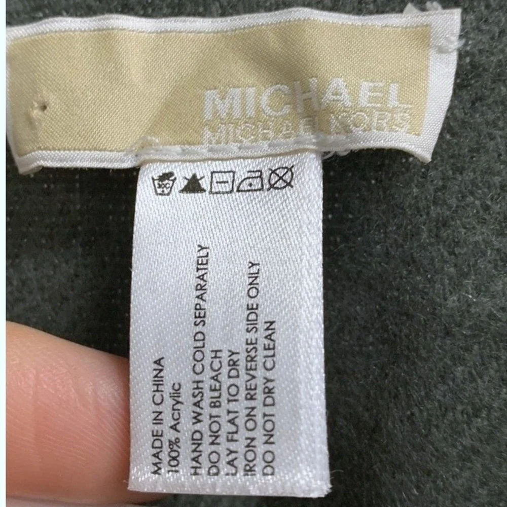 Michael Kors no visible